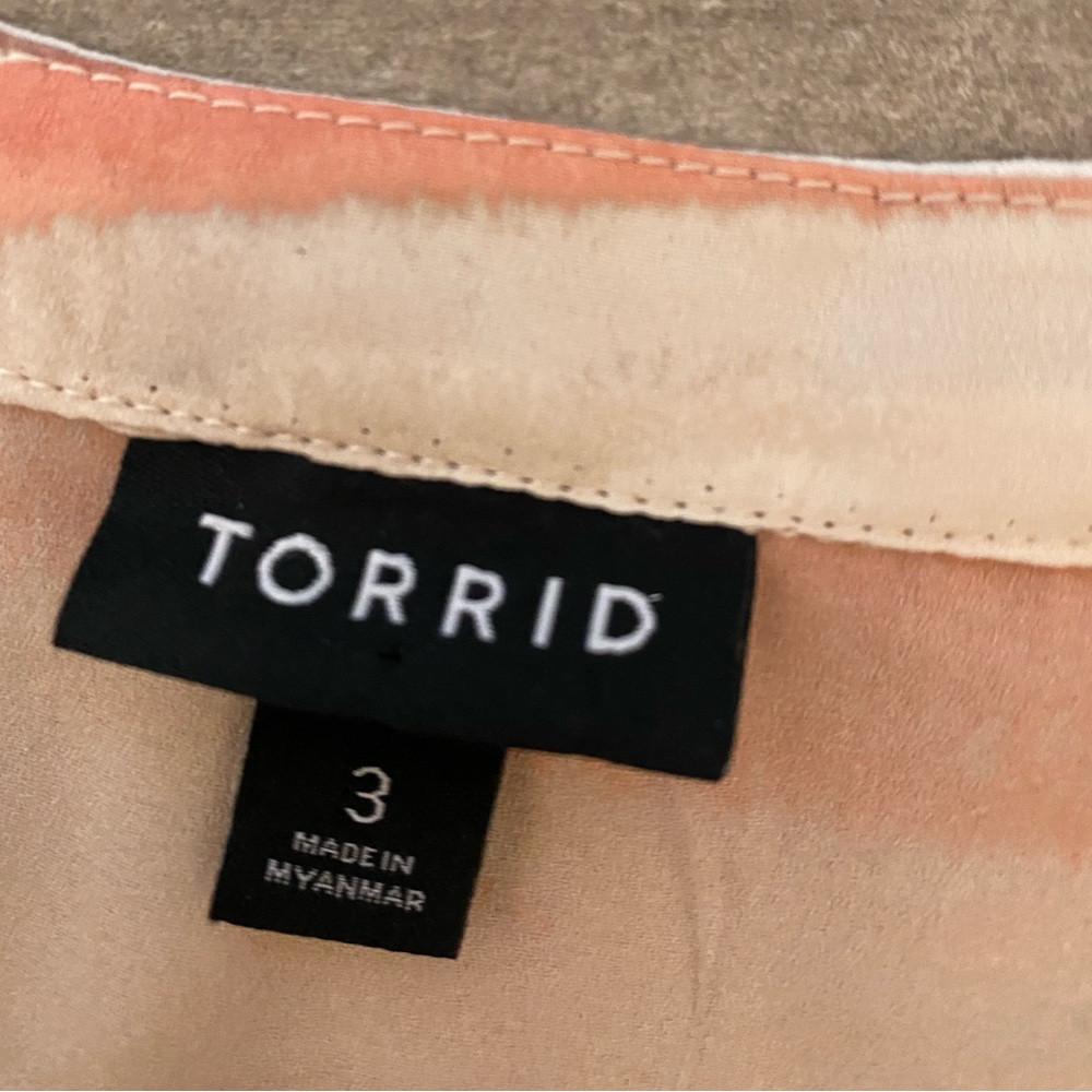 NWT Torrid Blouse - Picture 3 of 4